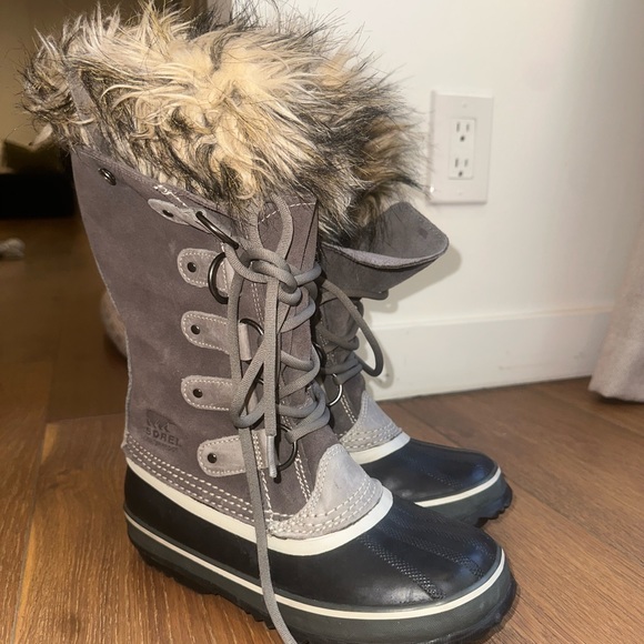 Sorel Snow Boots - Picture 4 of 8